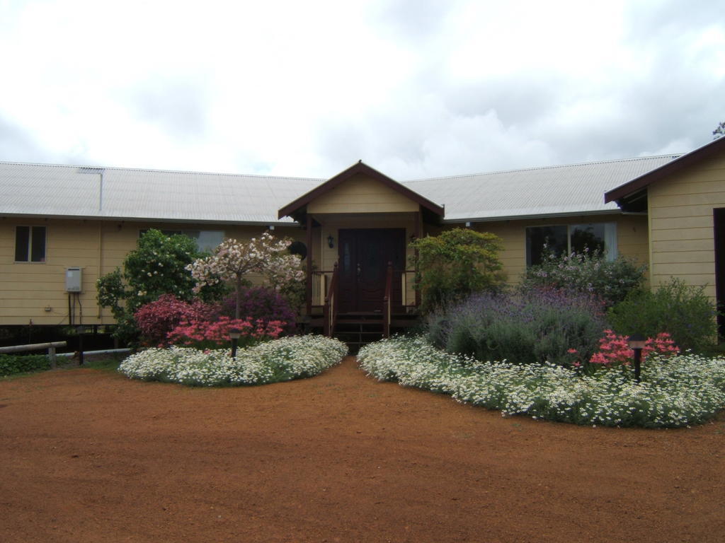 Shambhala Guesthouse Kangaroo Gully Ngoại thất bức ảnh