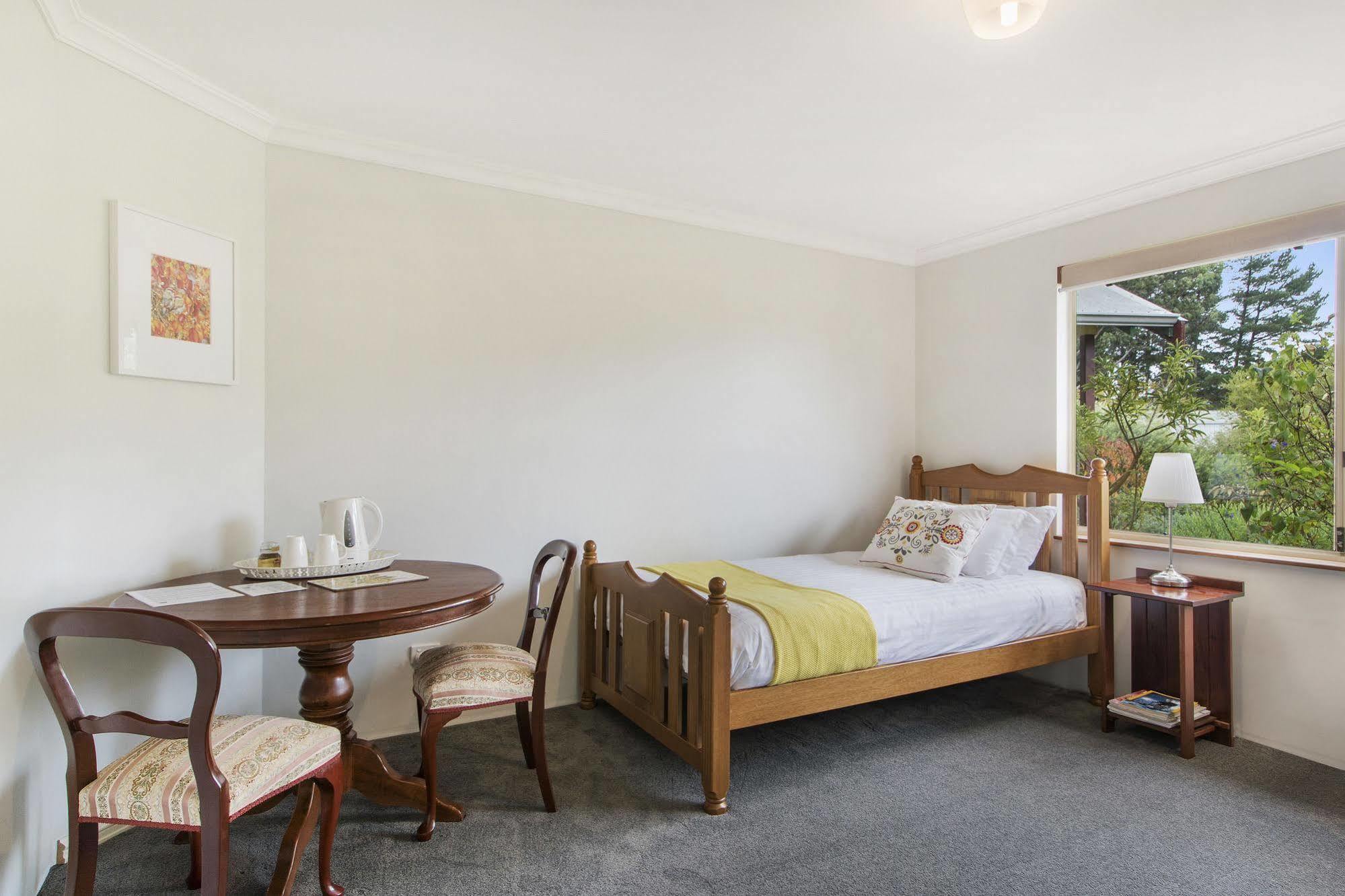 Shambhala Guesthouse Kangaroo Gully Ngoại thất bức ảnh